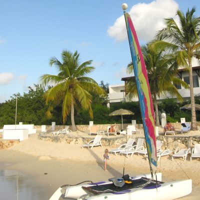 Rosa 6 & Tiny Bay beach with guests